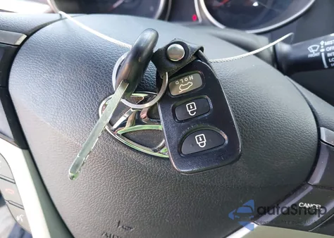 2013 Hyundai Veloster Base W/Black z USA, uszkodzony, nr VIN KMHTC6AD6DU125295